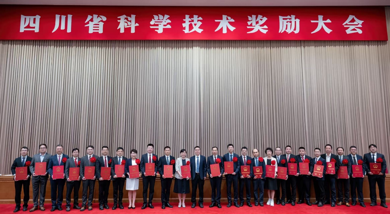 //www.fbtiyu.net/__local/7/02/B5/B81A79308D33EE1A86B6429E6DD_197F6618_61D87.jpg